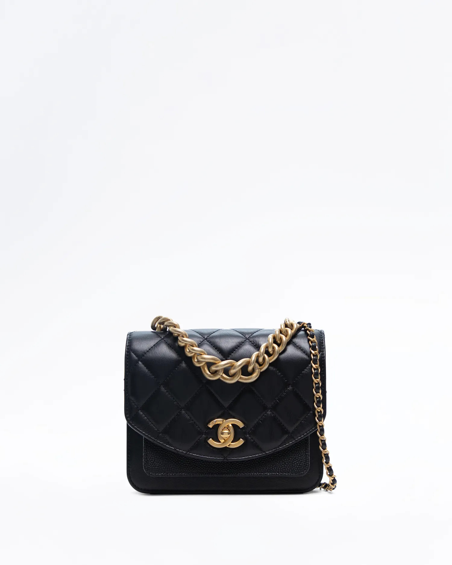 HomeHow It WorksClub PerksApply nowMerch Shop | Vivrelle