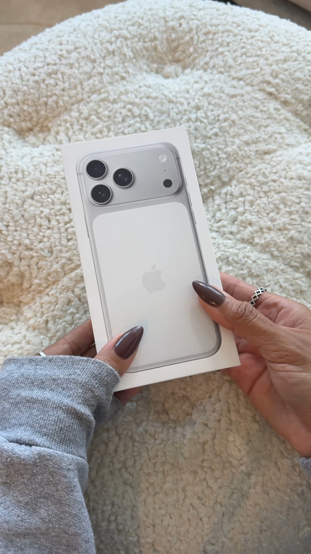 iPhone 17 pro max unboxing and case 📲

#LTKGiftGuide