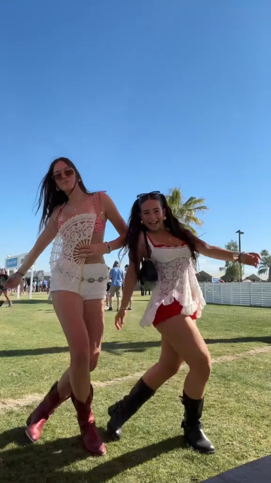 how’d we end up here… 💋🎡🤭

#LTKFestival #LTKStyleTip #LTKWatchNow