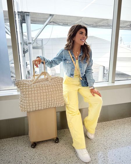 TRAVEL OOTD ✈️ I’m wearing the tank and cargo pants in a size small (fit tts), and I sized up to a medium in the $19 cropped denim jacket! 

airportoutfit, airportootd, ootd, targetootd, walmartootd, traveloutfit, walmartstyle, walmartfashion, walmartoutfit, Madison Payne

#LTKtravel #LTKSeasonal #LTKstyletip