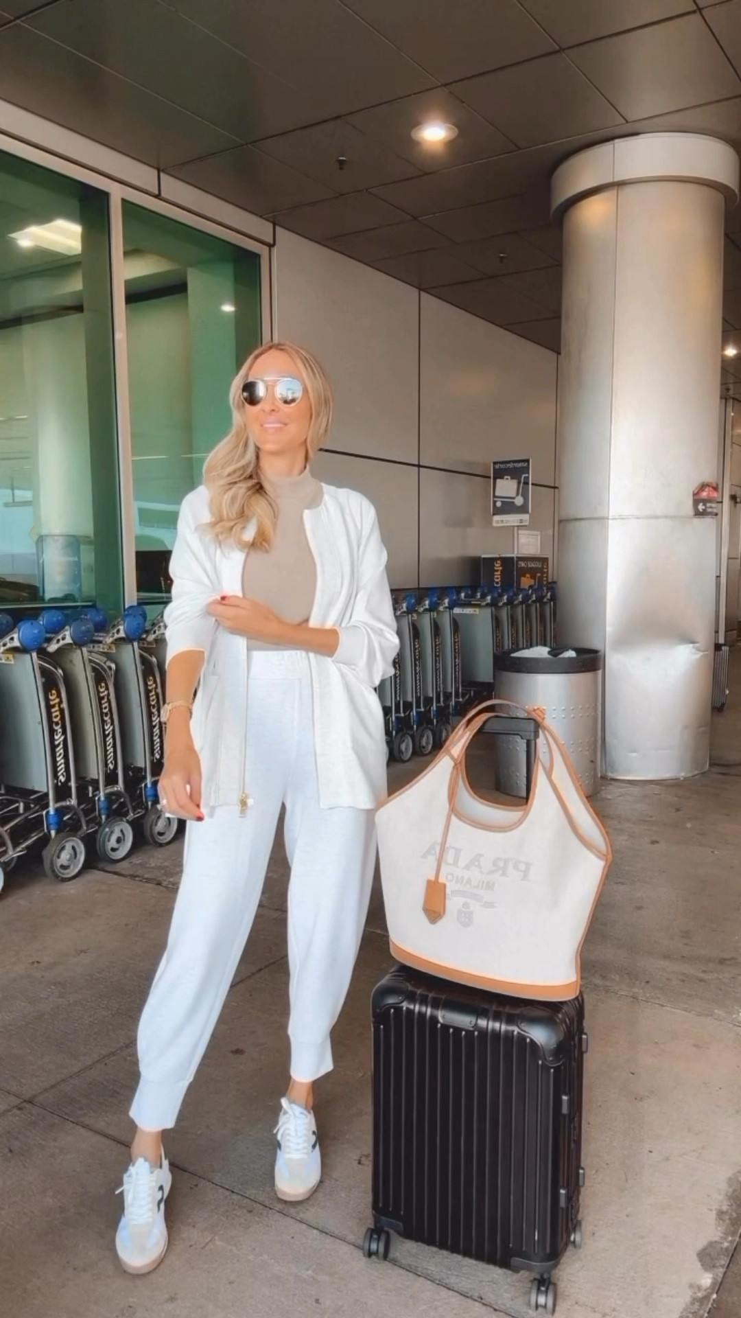 Airport travel outfit that I love! Super comfortable and stylish. Fits true to size and I’m wearing a size small



#LTKStyleTip #LTKTravel #LTKSeasonal