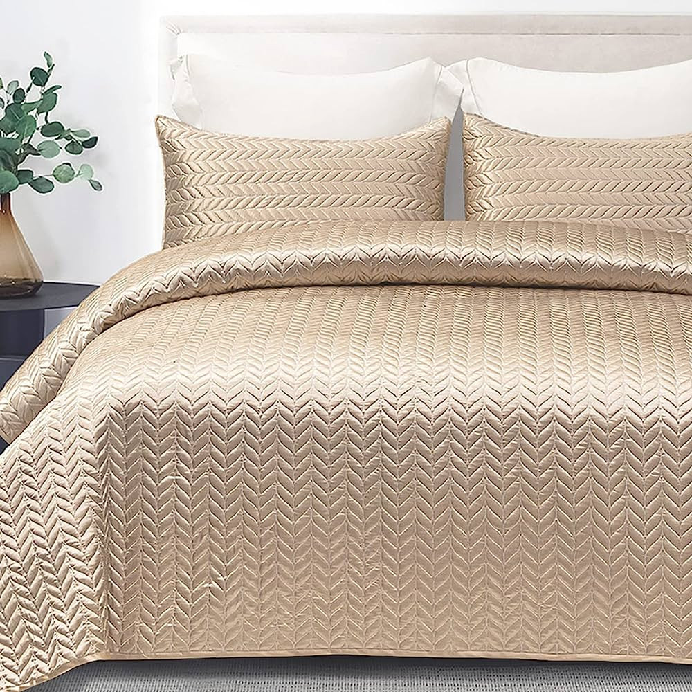 Whale Flotilla 3-Piece Silk Satin Quilt Set King Size, Reversible Lightweight Coverlet Bedspreads... | Amazon (US)