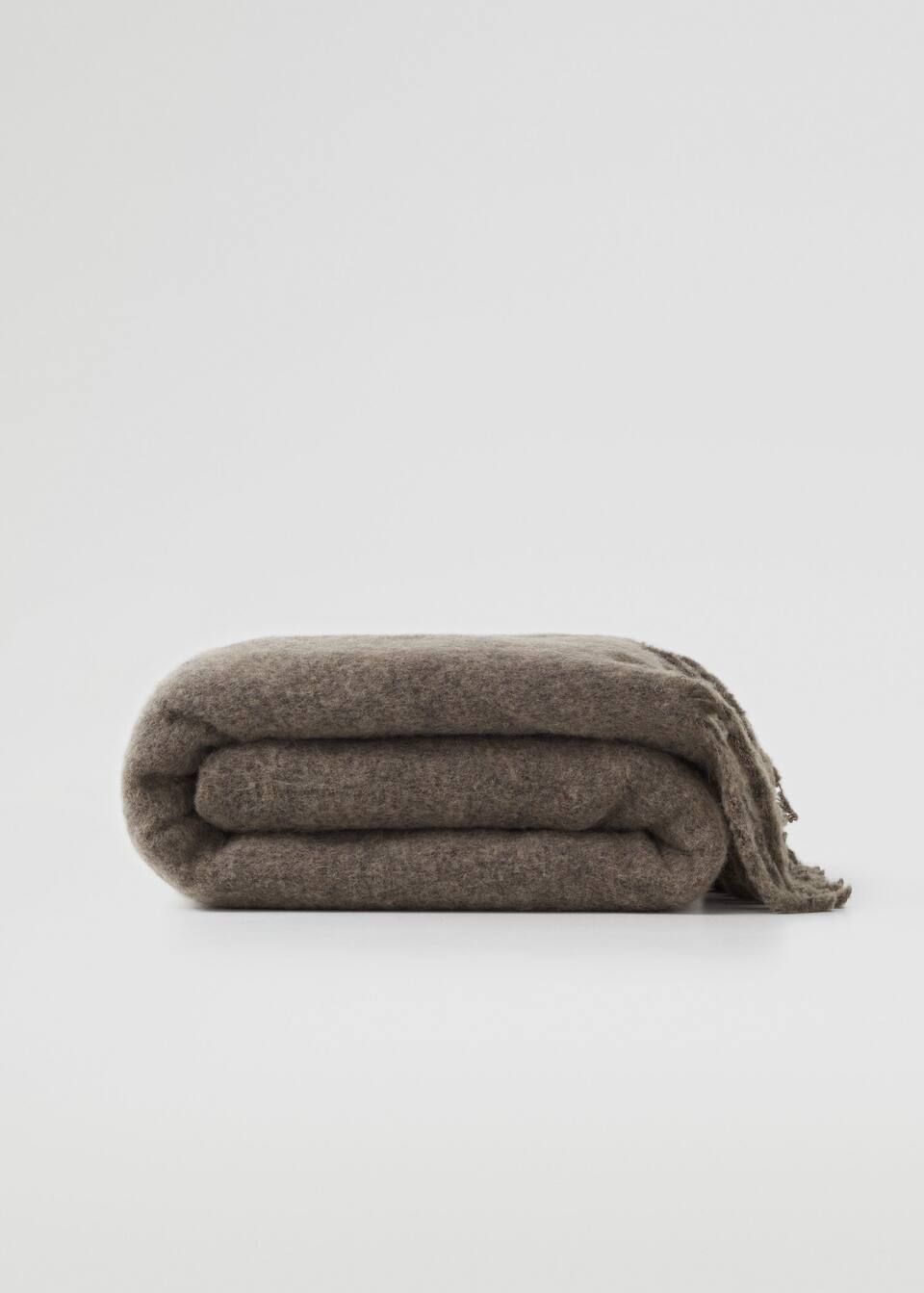 Fringed blanket 140x190cm | MANGO (UK)