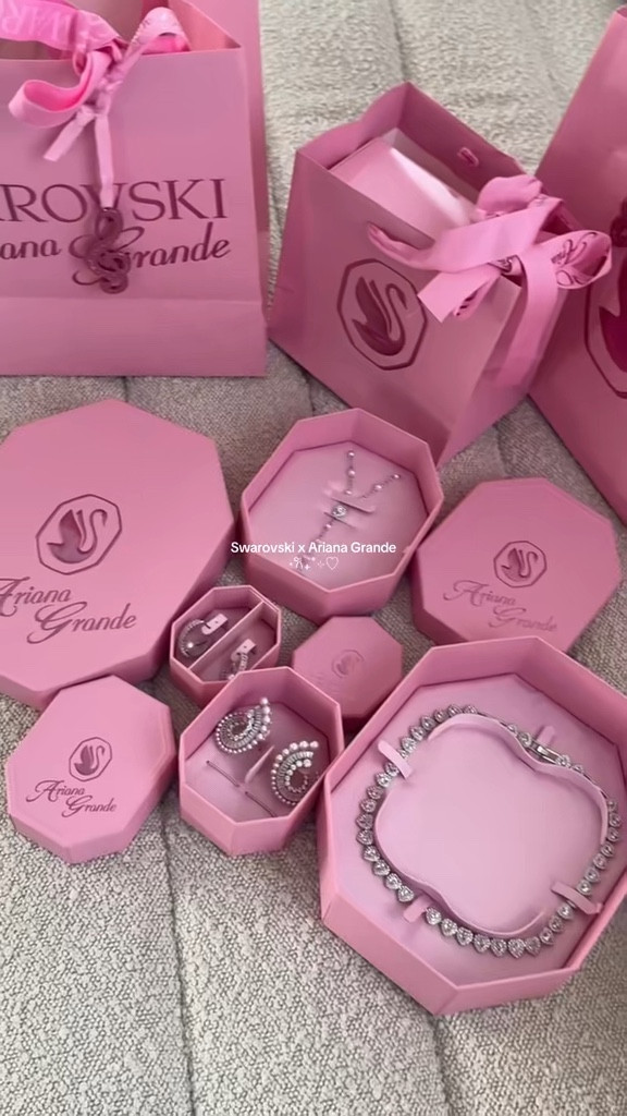 Ariana Grande x Swarovski Jewelry Collection ✨🎀

#LTKGiftGuide #LTKMostLoved #LTKStyleTip
