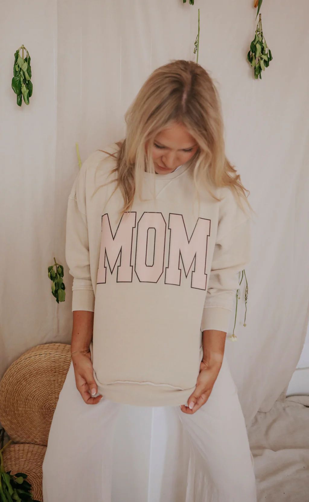 charlie southern: mom hi low sweatshirt - neutral | RIFFRAFF