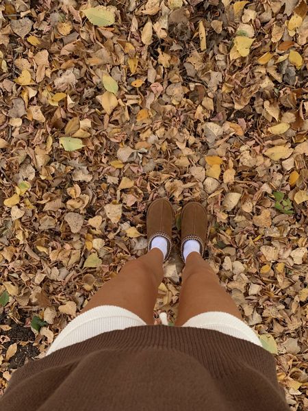 Cute fall outfit! Love these uggs they are sooo comfy! 

#LTKSeasonal #LTKU #LTKHoliday