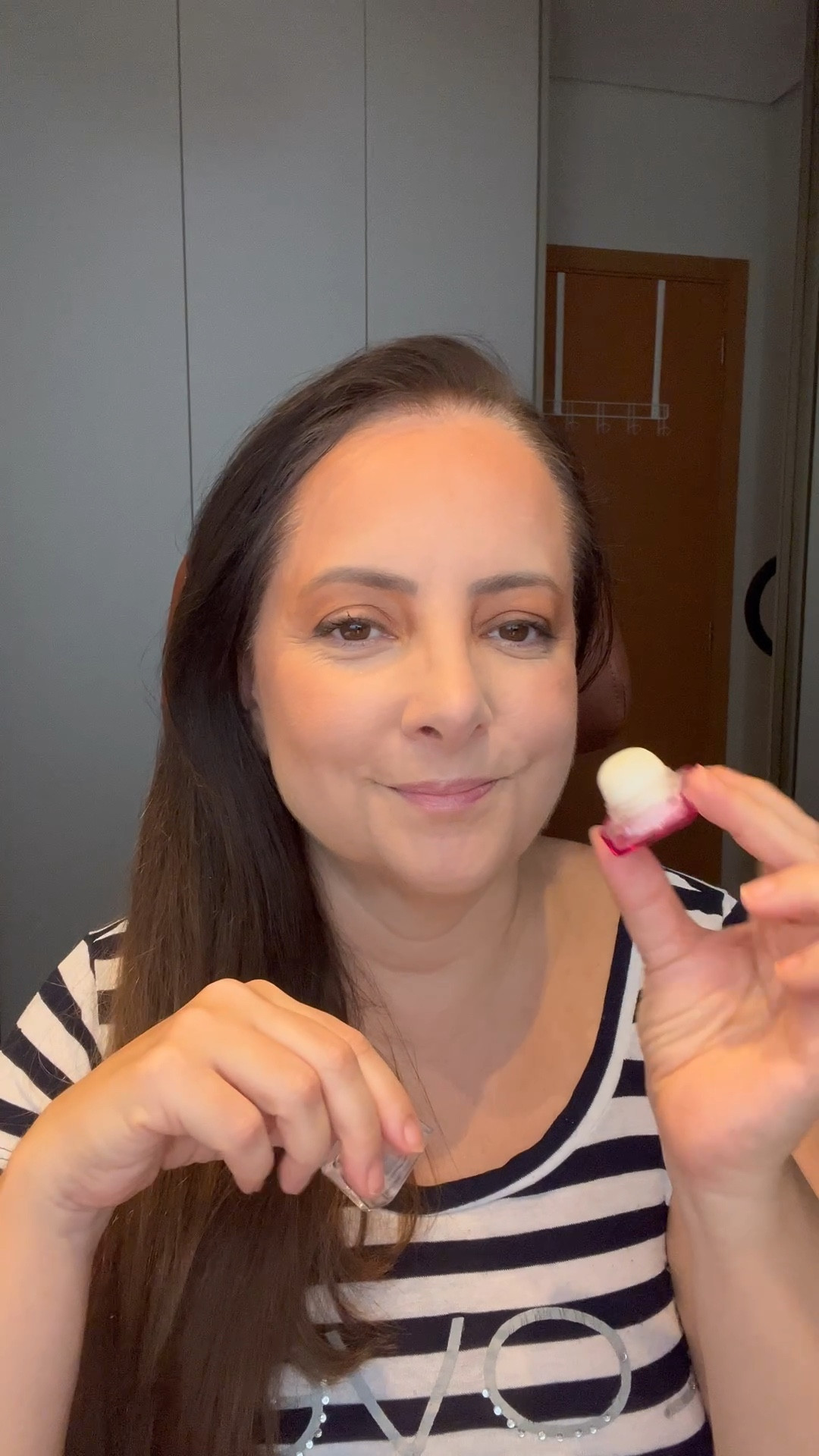 Meu hidratante labial de todos os dias. Hidrata, é geladinho e tem um cheiro muito gostoso !

#LTKbrasil #LTKbeleza