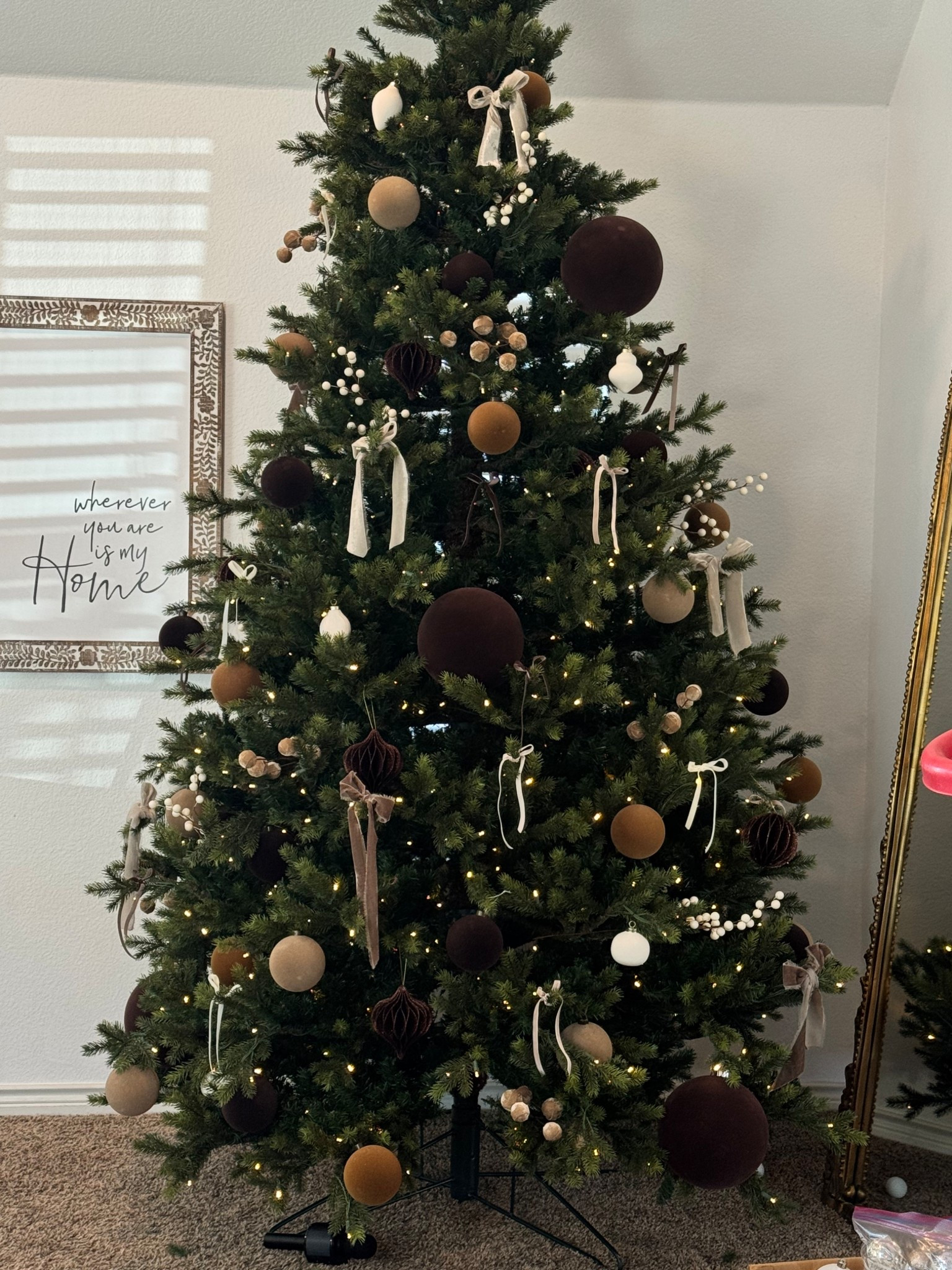 All my Pinterest dreams came to life 🎄🎁🤎