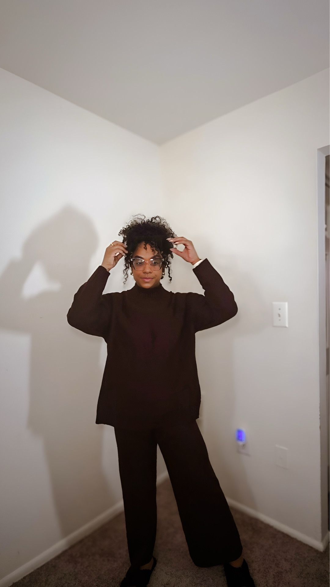 Unboxing #2

Try on: SHEIN midsized corporate outfits for flexible work arrangements. 

Two lounge sets for WFH & two loose office pants for spring, and four mix-and-match tops (2 sleeveless, 2 short sleeve) so I’m camera-ready & office-ready.

#sheinhaul #hybridworkstyle #wfhoutfit  #midsizefashion

#LTKPlusSize #LTKWorkwear #LTKootd