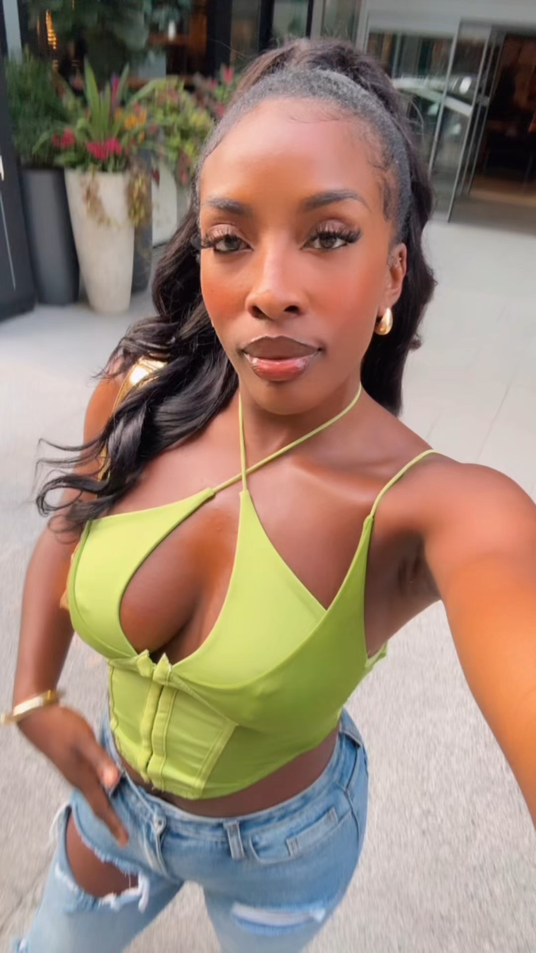 Seeing Green 💚

#LTKParties #LTKFindsUnder50 #LTKStyleTip