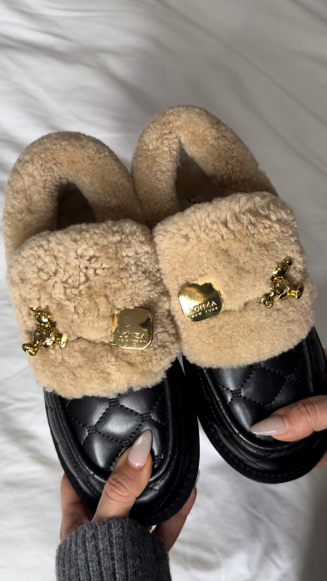 Comfiest shoes by lonza Fiato Black

Wearing set from Commense in size medium but I would size down to a small if you’re petite 

#LTKpetite #LTKshoes #LTKwinter