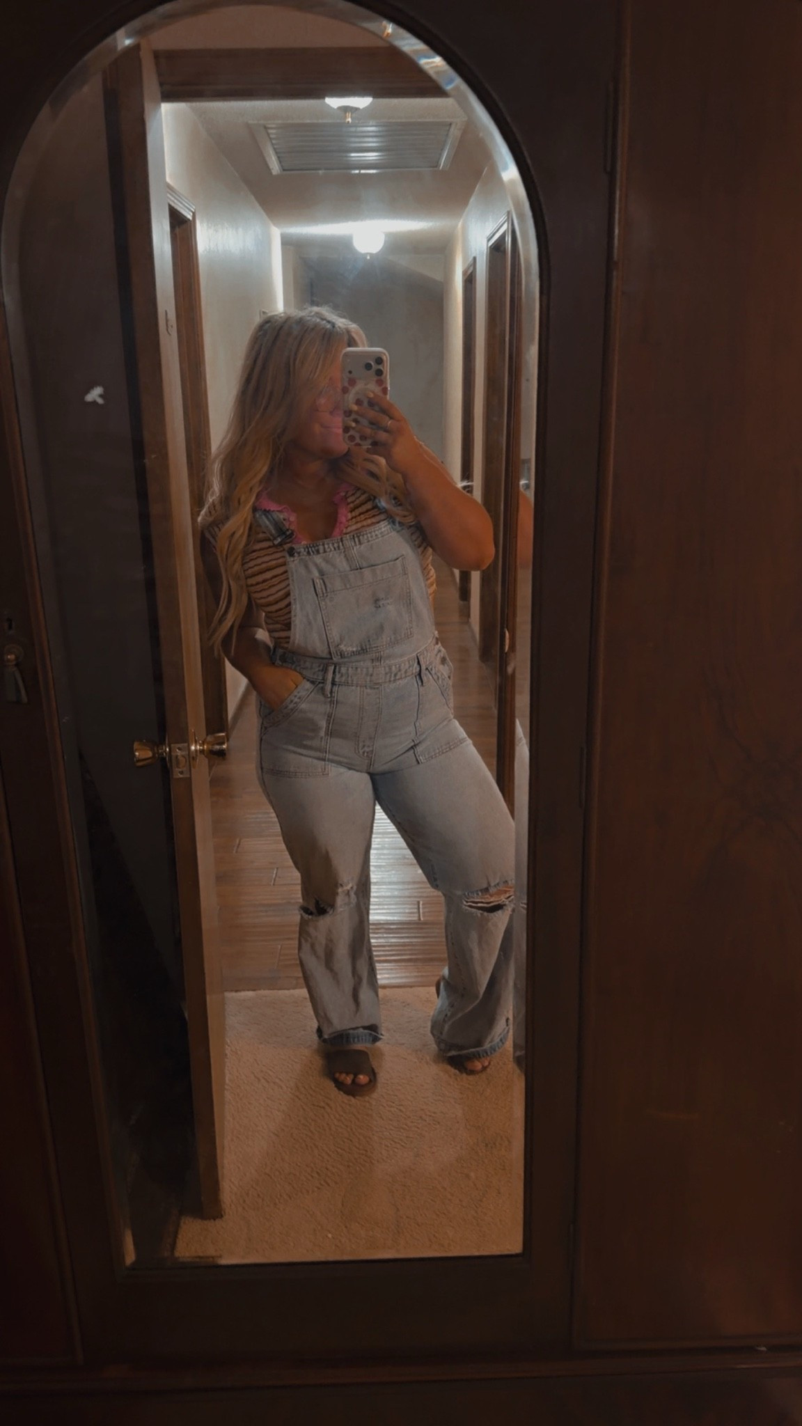 Overalls outfit

#LTKMothersDay #LTKdayinmylife #LTKgrwm