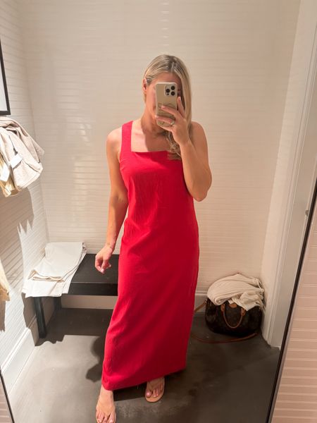 Red linen dress that is VERY flattering and feels so good on! Linen dress. Wedding guest dress 

#LTKFindsUnder100 #LTKMidsize #LTKStyleTip
