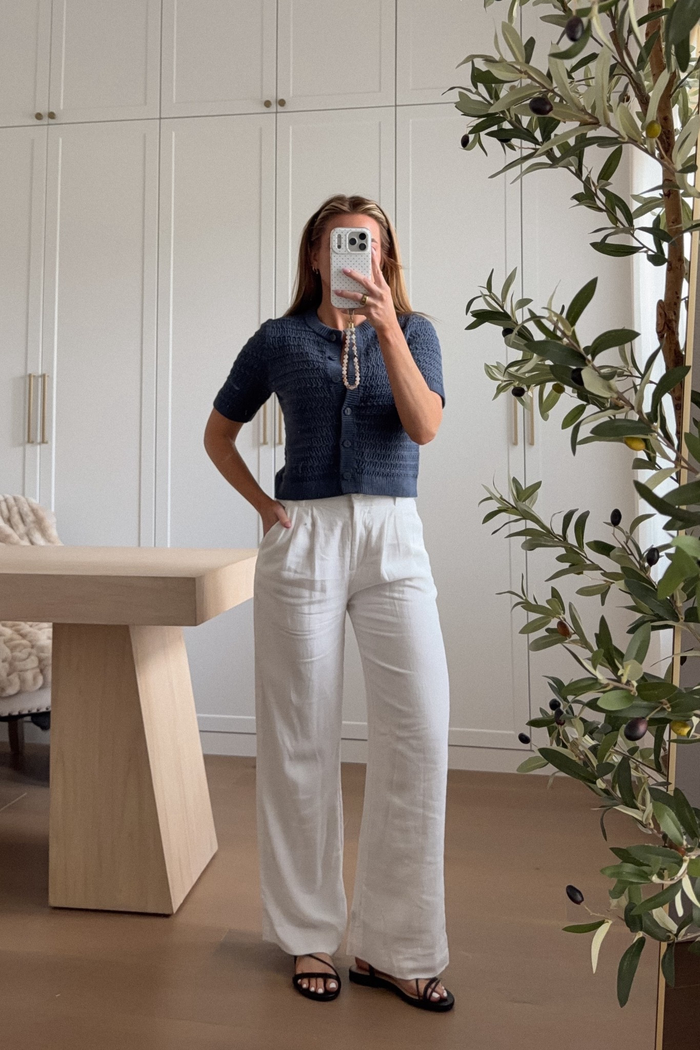 top: xs // linen trouser: 25 short (5’3) normally a 24/25 and the 25s fit but a bit tighter than i’d like, i’d size up!! 26 short would’ve been comfy!