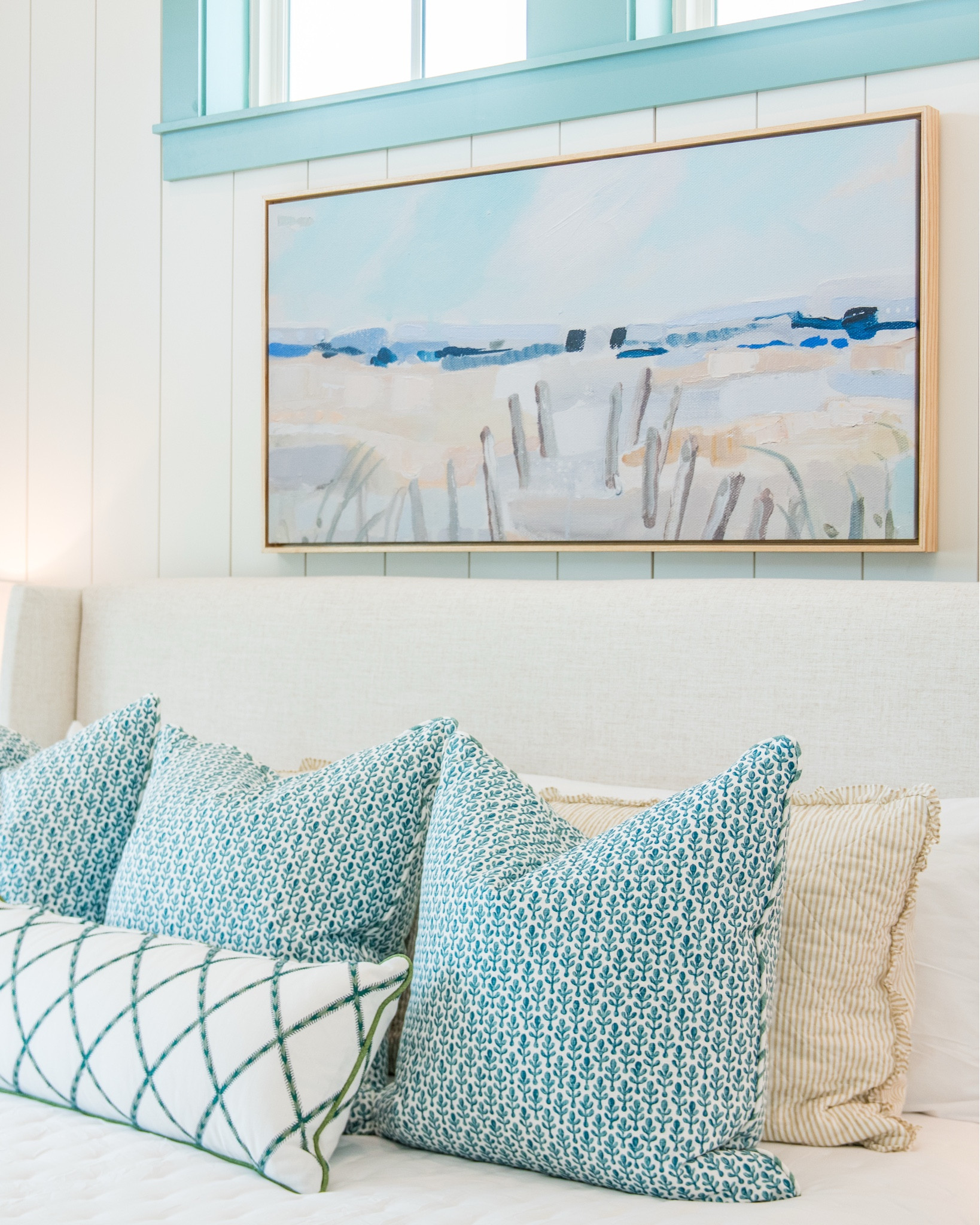 Swipe for all the little details that make this coastal-meets-grand-millennial bedroom a total vibe at the #tideandseekproject! 🌊👒

#bedroom 

#LTKSeasonal #LTKHome #LTKFindsUnder100