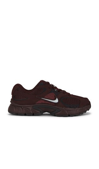 Nike V5 Runner Sneaker in Burgundy. - size 8.5 | Revolve Clothing (Global)