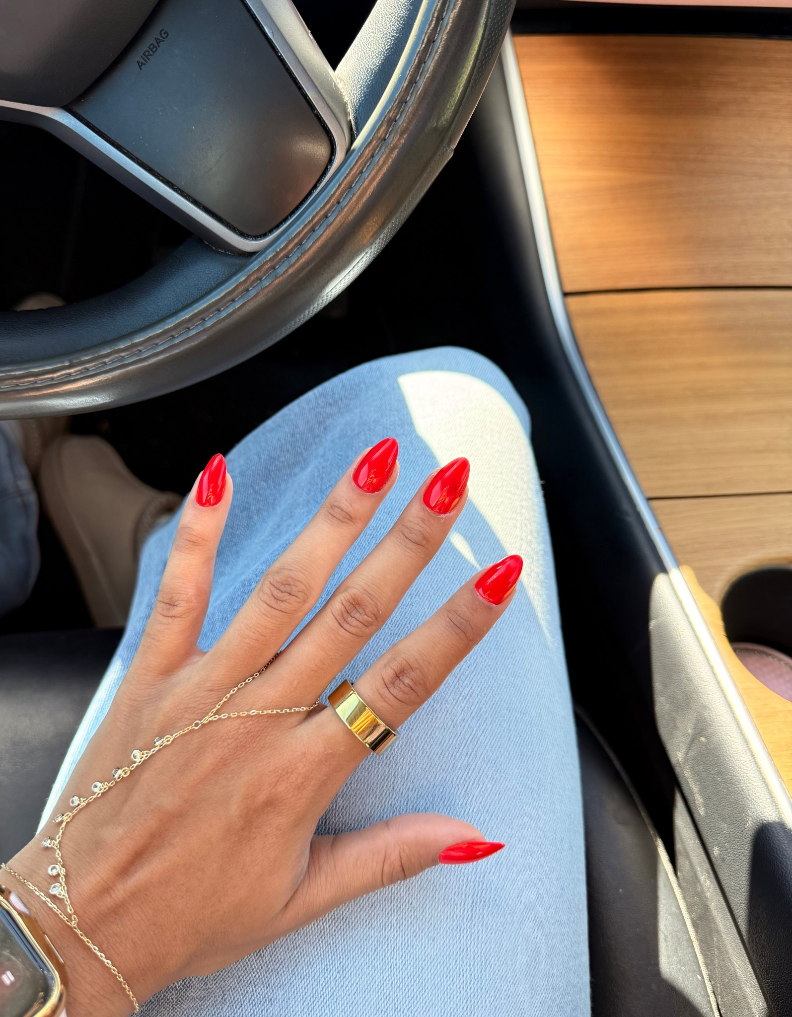 Always back to red nails ❤️💋✨