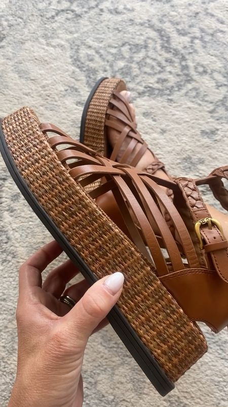 Summer sandal. TTS. 
3 color ways  

#LTKstyletip #LTKSeasonal #LTKshoecrush