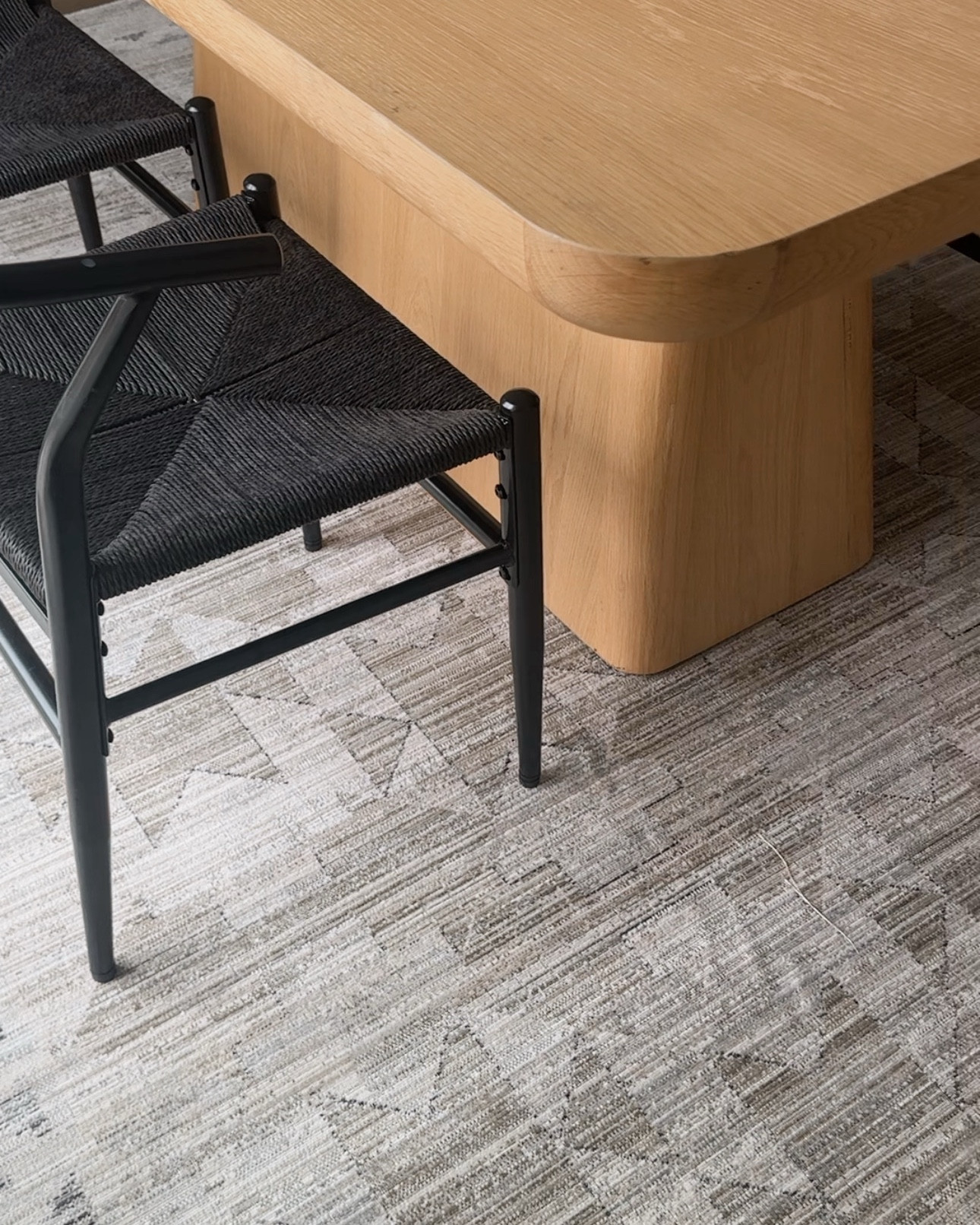 kitchen/dining room! this rug is indoor/outdoor - so perfect for under a kitchen table in a house with young kids! and on sale 🛍️

#LTKHome #LTKFamily #LTKSaleAlert