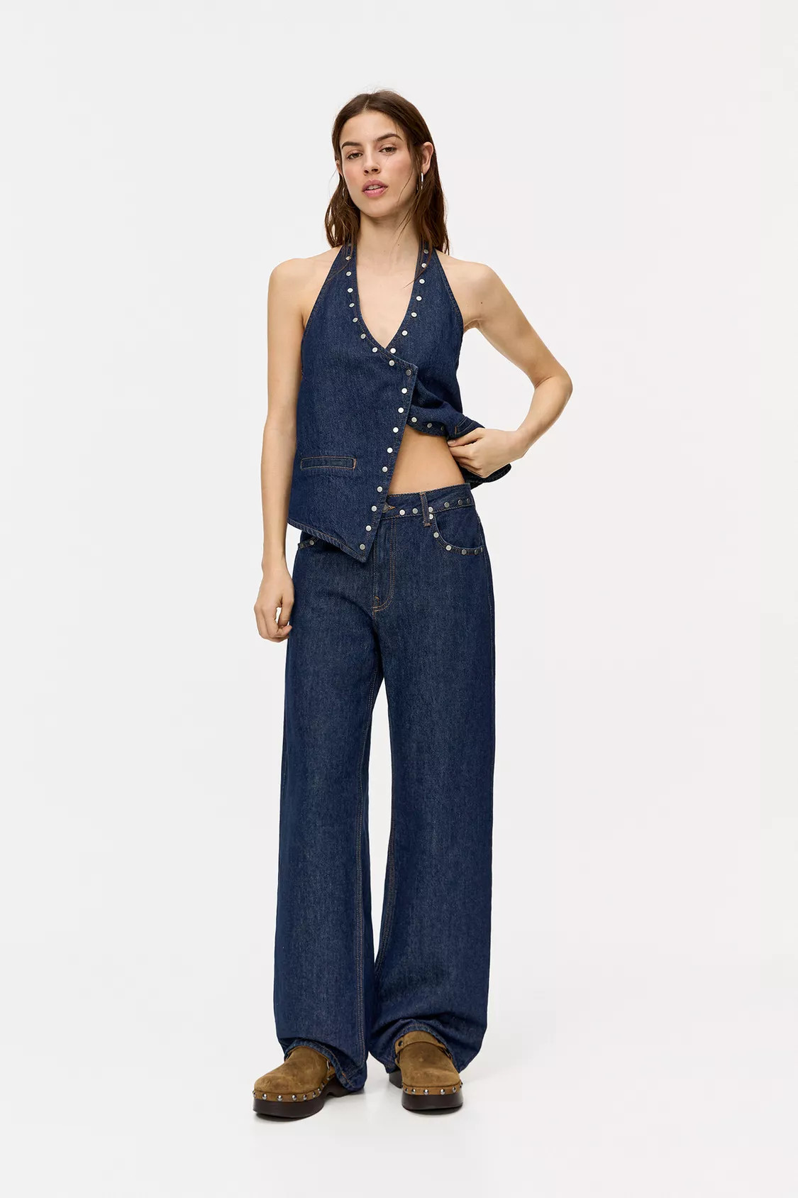 Straight jeans with studs | PULL and BEAR UK