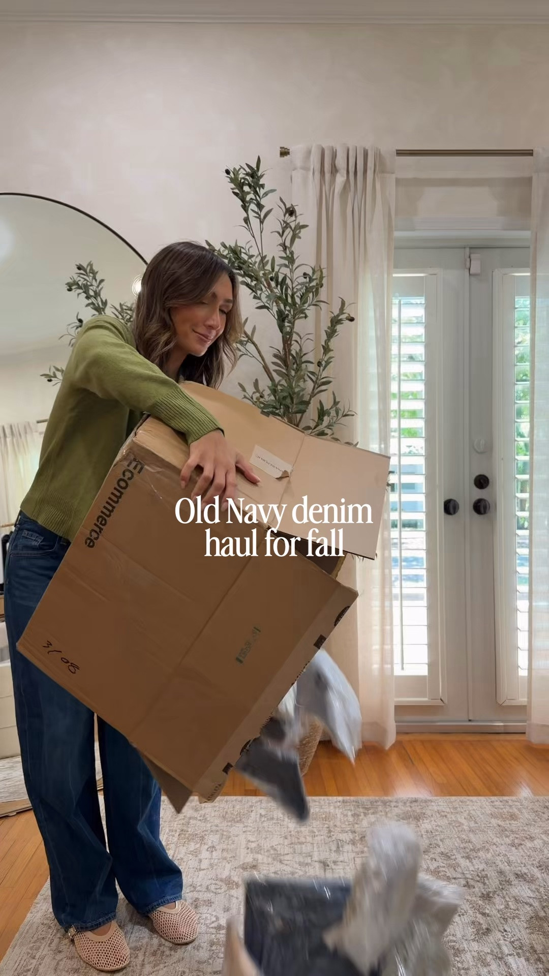 There’s nothing like @oldnavy denim (and so affordable, too!) But seriously, if there’s one thing I’m buying from Old Navy, it’s denim.  #oldnavypartner 

Wearing a small in all tops and 0 in all bottoms! @shop.ltk #liketkit