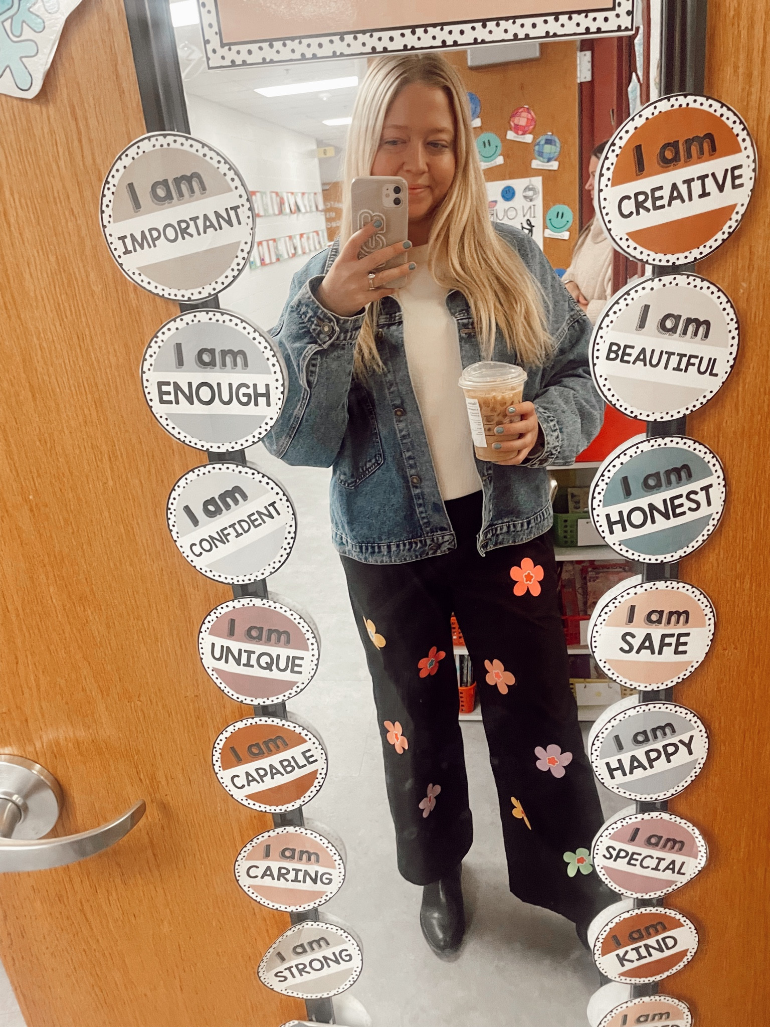 Happy Monday! Back to a 5 day work week we got this! ✨📖


Teacher ootd , teacher outfit inspiration, outfit of the day, work outfit 

#LTKFindsUnder50 #LTKSeasonal #LTKWorkwear