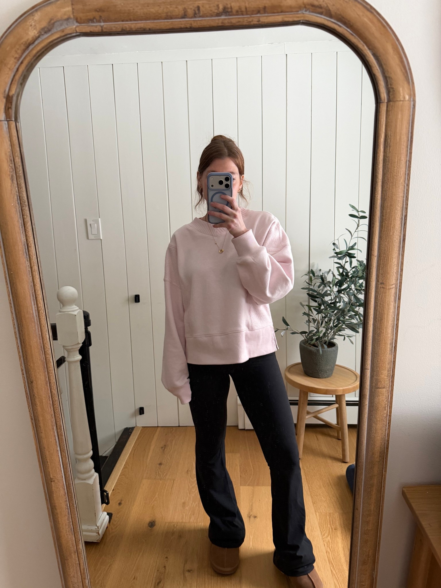 Comfy, chill & casual outfit. The pullover from aerie is SO COMFY! I’m wearing a size small and right now it’s 50% off 

#LTKootd #LTKmomlife