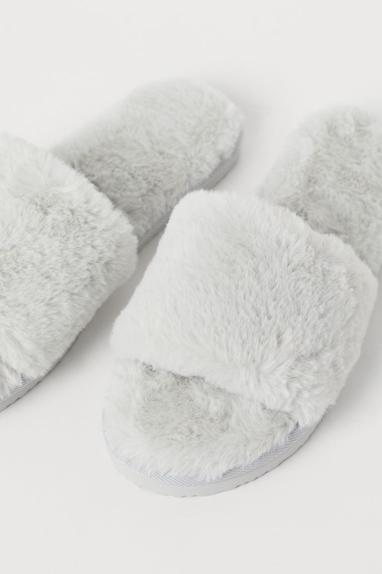 Faux fur slippers | H&M (UK, MY, IN, SG, PH, TW, HK)