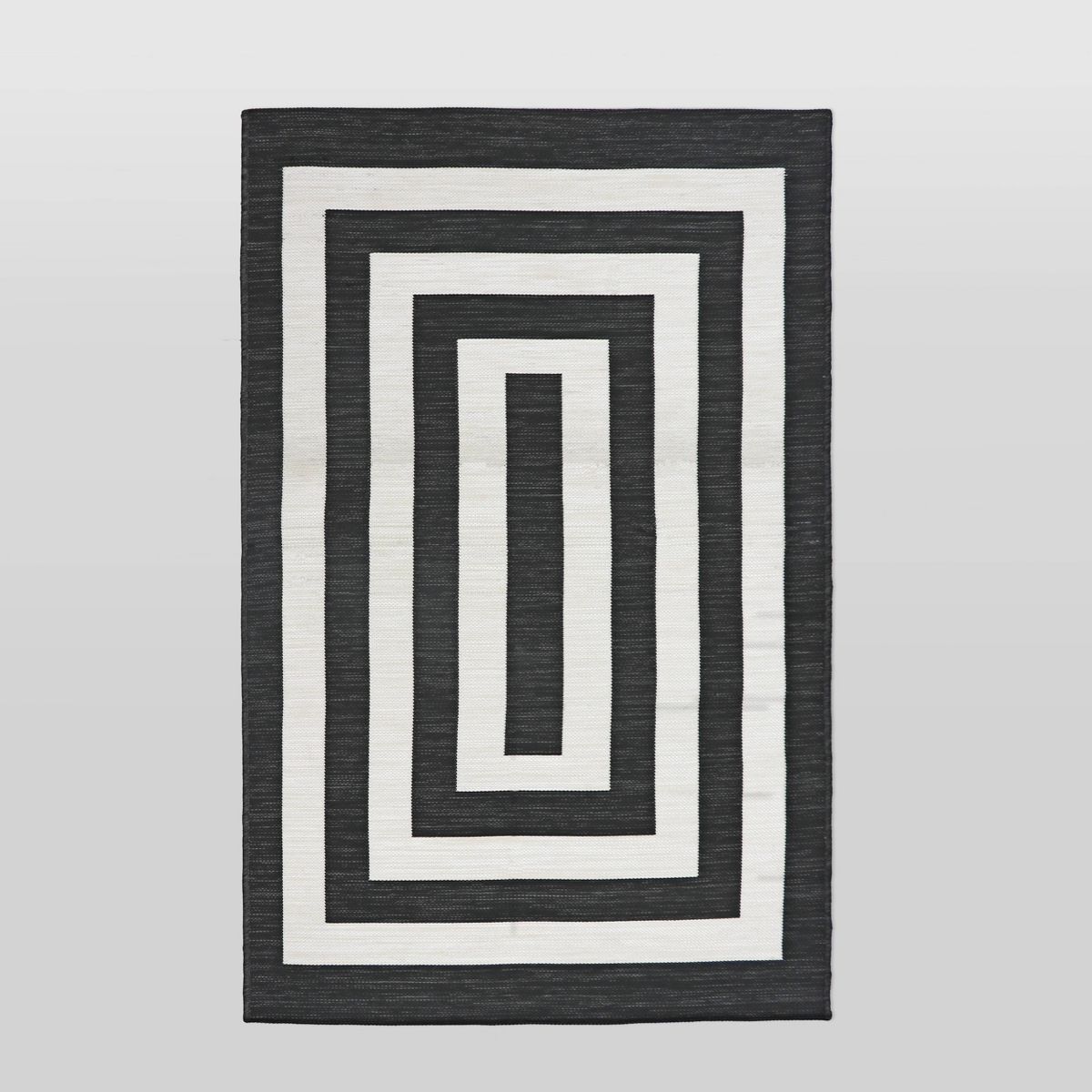 4'x6' Mitre Stripe Outdoor Rug Black - Threshold™ | Target