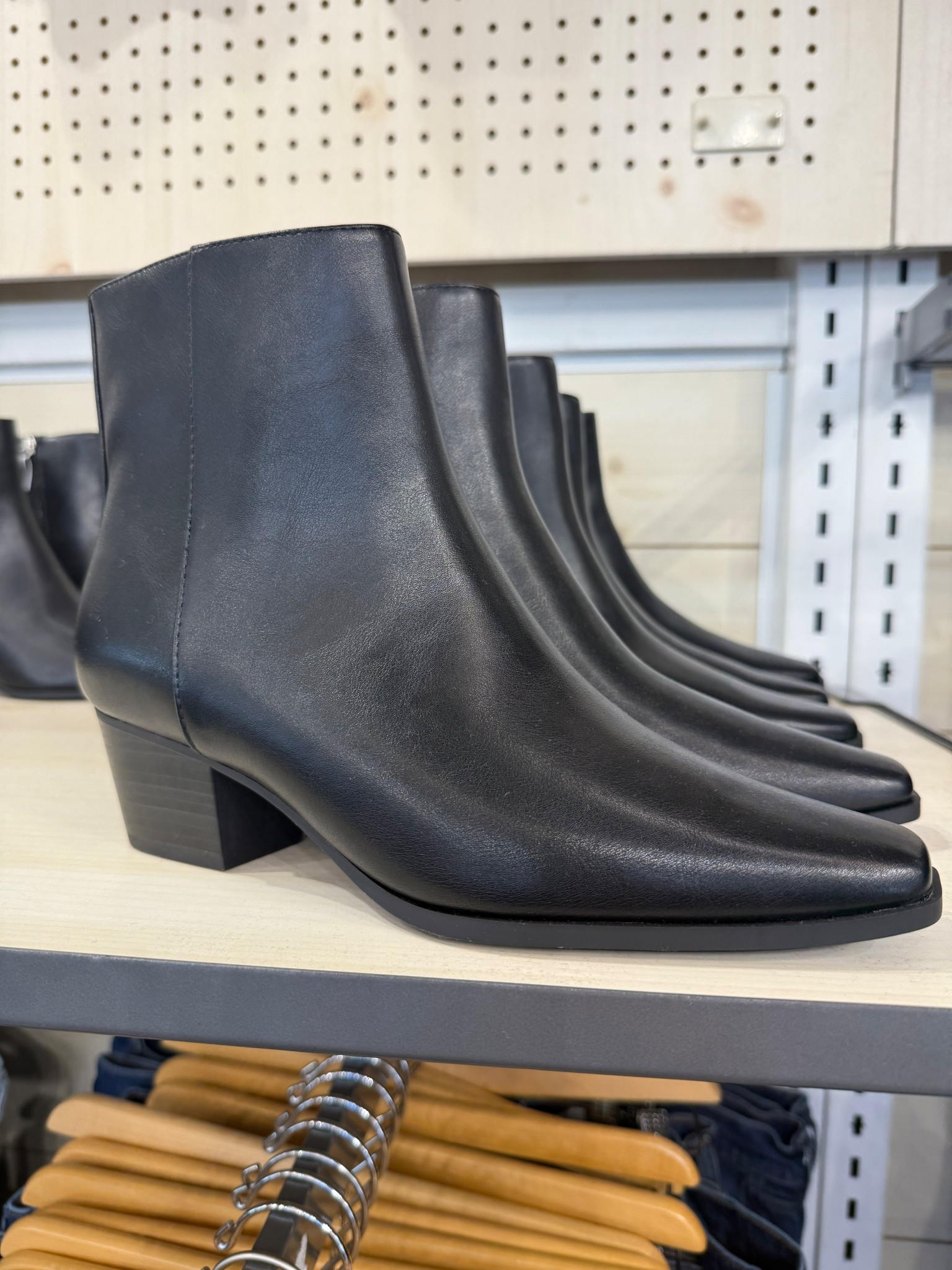 Old navy shoes 😍

#oldnavy #fallboots #fallshoes #boatshoes #loafers

#LTKShoeCrush #LTKSeasonal