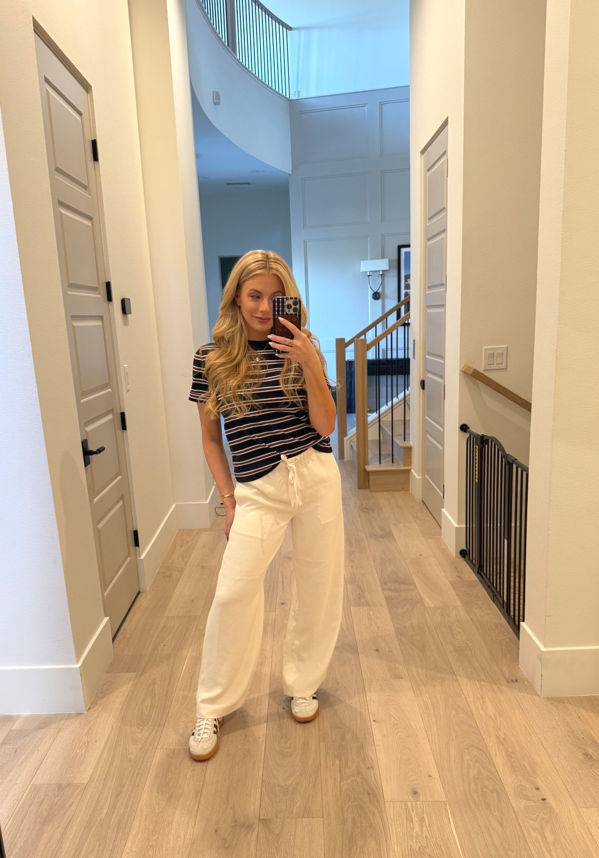 I’m an Aritzia addict! Comfy and cute!! And they make most of their pants in the “short” option and they length is always perfect for me! 💙

#LTKmomlife #LTKdayinmylife #LTKootd