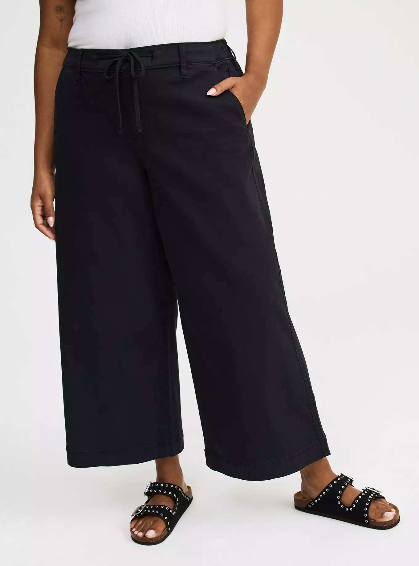 Weekend Wide Leg Ankle Crop Pants | Torrid (US & Canada)