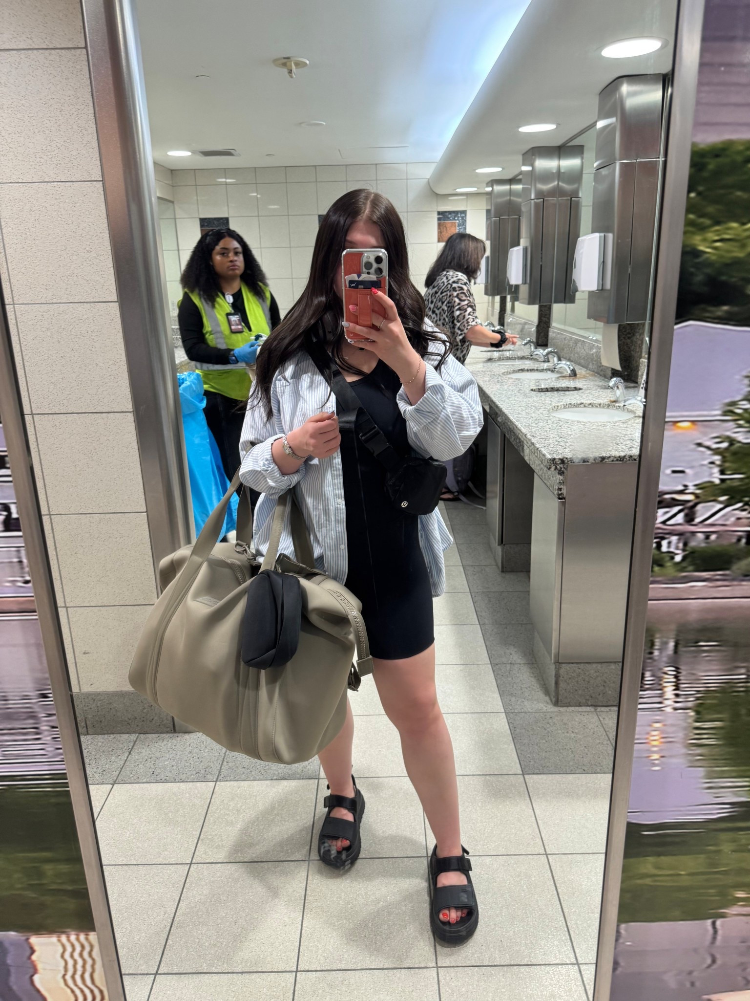 Travel day fit ✈️ 

#LTKTravel #LTKU #LTKShoeCrush