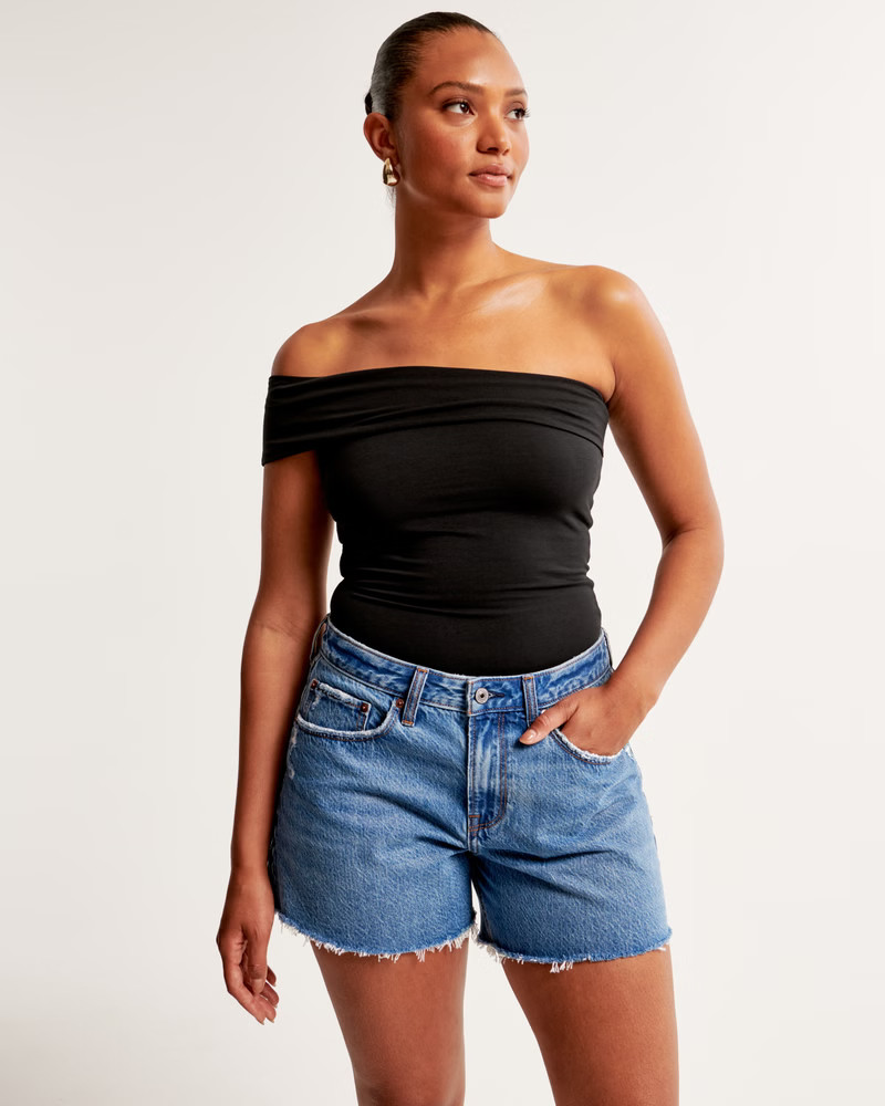 Women's Curve Love Low Rise Baggy Short | Women's Bottoms | Abercrombie.com | Abercrombie & Fitch (US)