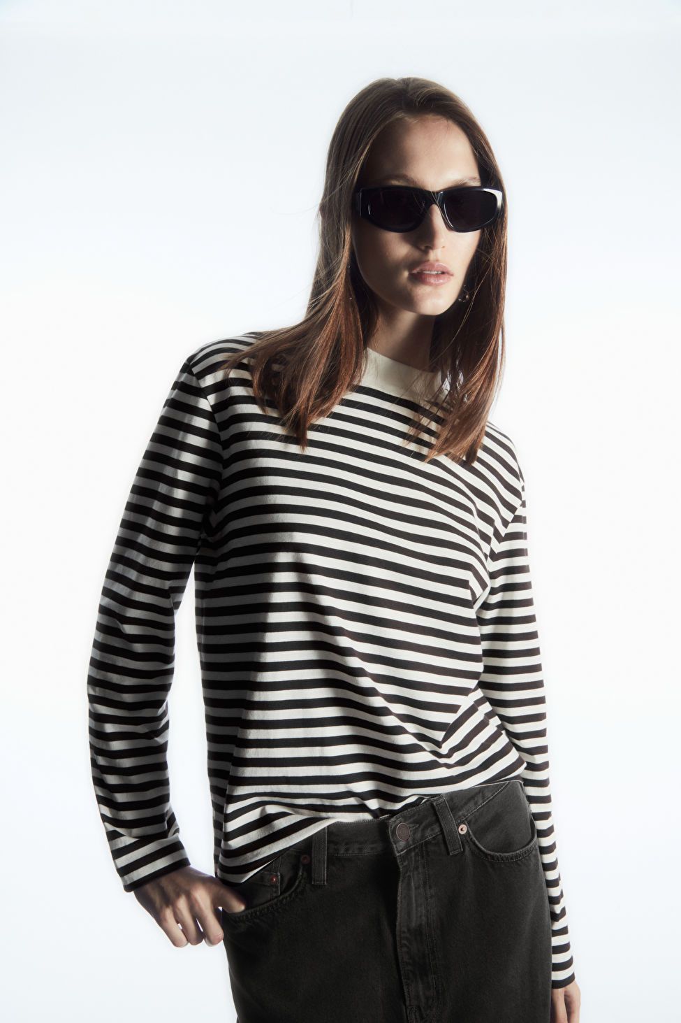 LONG-SLEEVED MOCK-NECK T-SHIRT - DARK BROWN / STRIPED - T-shirts - COS | COS (US)
