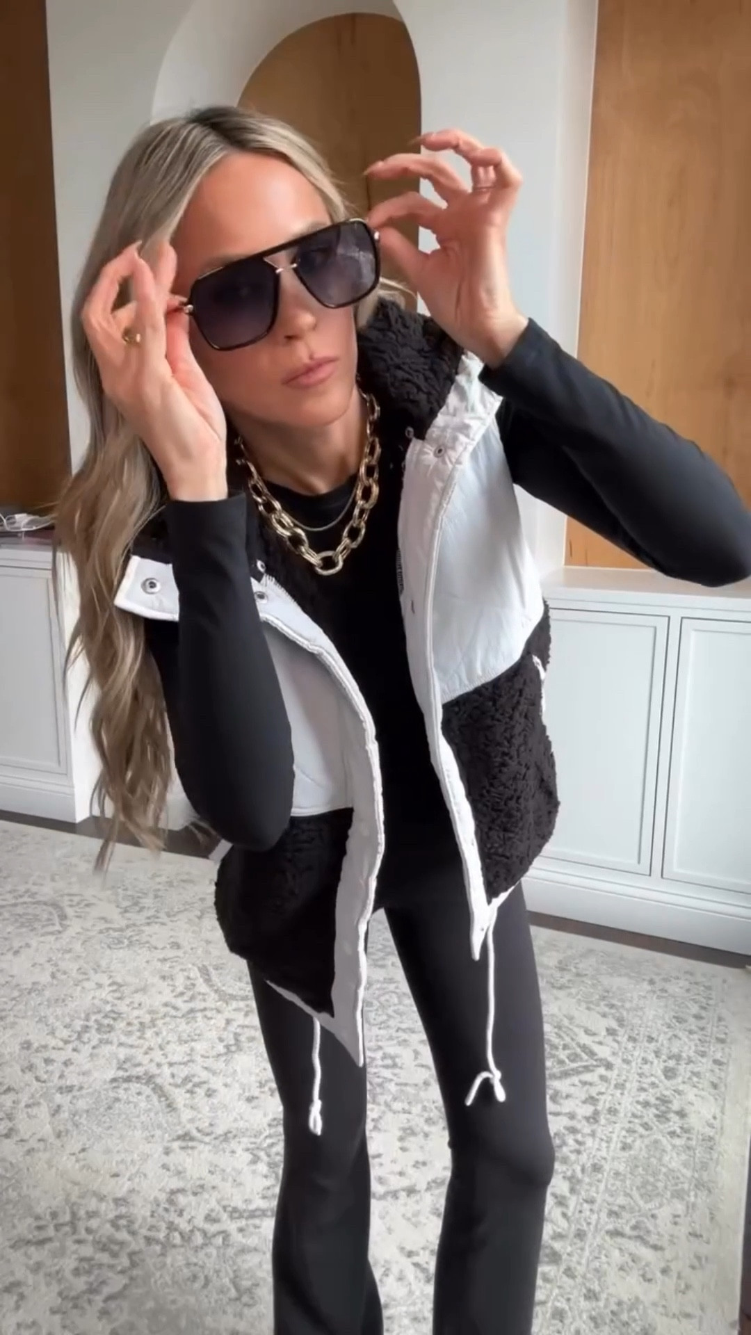 

Amazon flare leggings that have no front seam and also come in length options! Love them paired with a seamless top and cute puffer vest for an elevated casual winter outfit 🖤👟

#casualoutfitinspo #winteroutfitideas

#LTKmomlife #LTKActive #LTKFindsUnder50