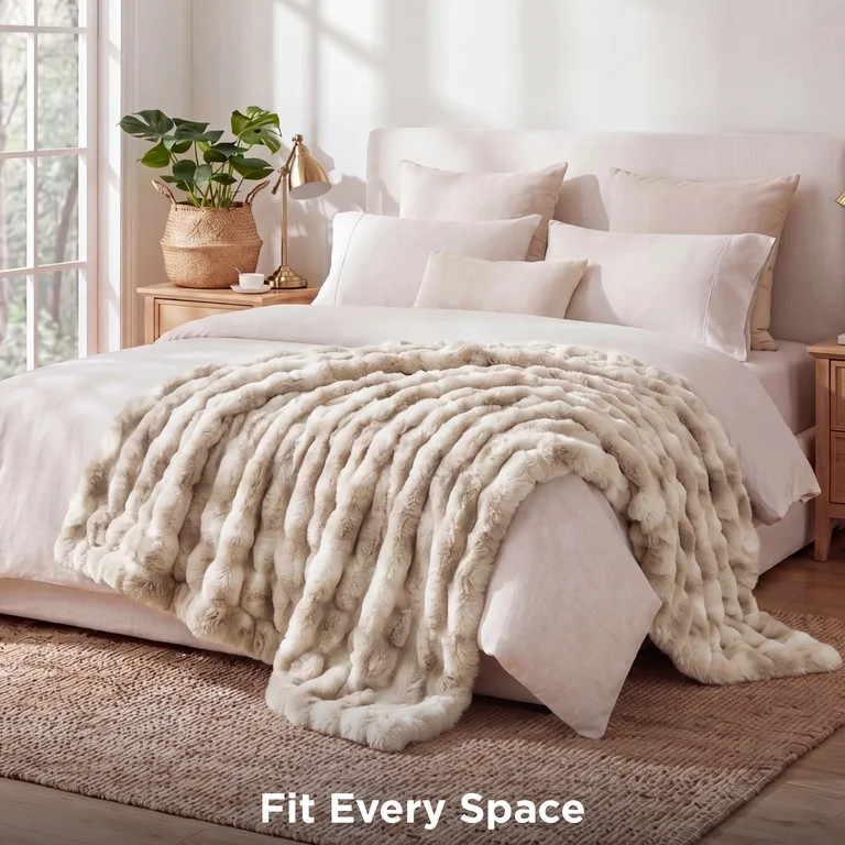 U by Bedsure GentleSoft Fluffy Faux Fur Throw Blanket for Couch, Soft Fuzzy Fleece Blankets & Thr... | Walmart (US)