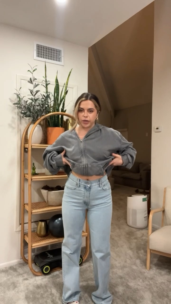 You guys… these Abercrombie jeans are so flattering. Love the lighter wash! They are on sale right now ✨

#LTKStyleTip #LTKFindsUnder100 #LTKSeasonal