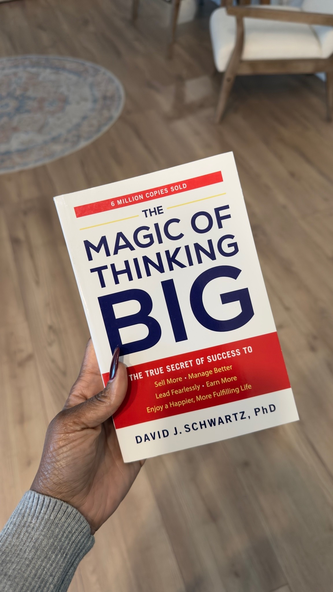 📚 This is one of those classic personal development books that people keep recommending year after year. If you’re working on your mindset, confidence, goals, or just trying to think bigger, this is a great one to add to your reading list.

Si te gustan los libros de crecimiento personal y mentalidad, este es uno de esos títulos que sigue siendo popular por una razón. Perfecto para quienes quieren desarrollar más confianza, pensar en grande y mantenerse enfocados en sus metas ✨

Follow me on Instagram and YouTube
@kirasfashionfinds

#LTKHome #LTKvlog