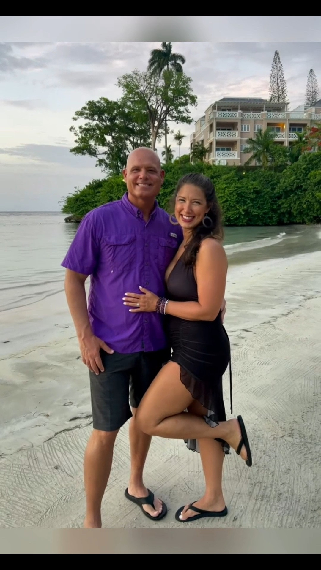 I love the beautiful vacation dresses that are available on my digital Daisy fashion LTK app. You can find dresses like this one! I am 5‘10“ tall, large, 10–12. ￼

#LTKActive #LTKmomlife #LTKBeauty