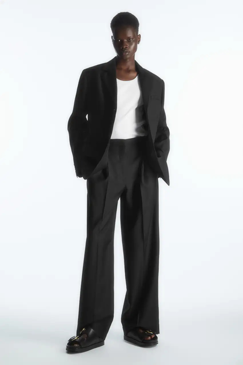 CHUNKY BUCKLED LEATHER SLIDES | COS UK