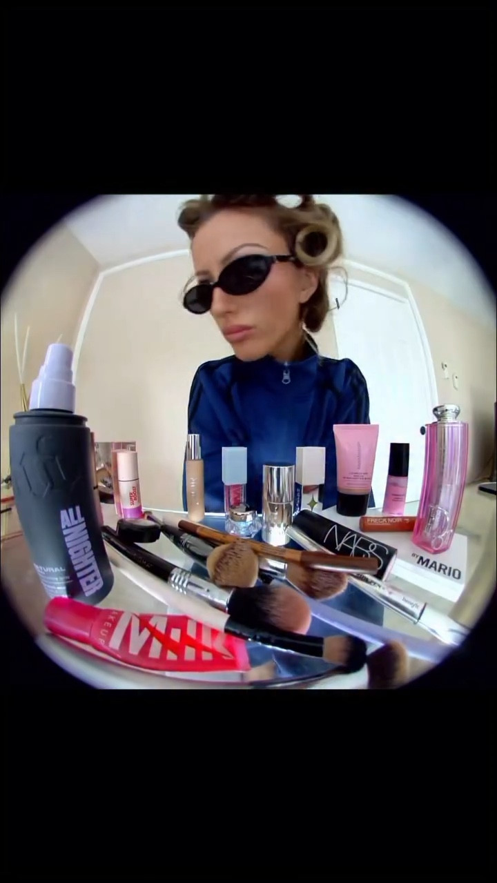 lil grungy look for u 

@kosas soul gazer hypnotize
@makeupbymario master mattes the neutrals 
@diorbeauty flash protector concealer 1N
@diorbeauty rosy glow stick 001
@maybelline mega plush volum express 
@freck freck noir 
@makeupforever wherever walnut 
@kosas lip oil malibu