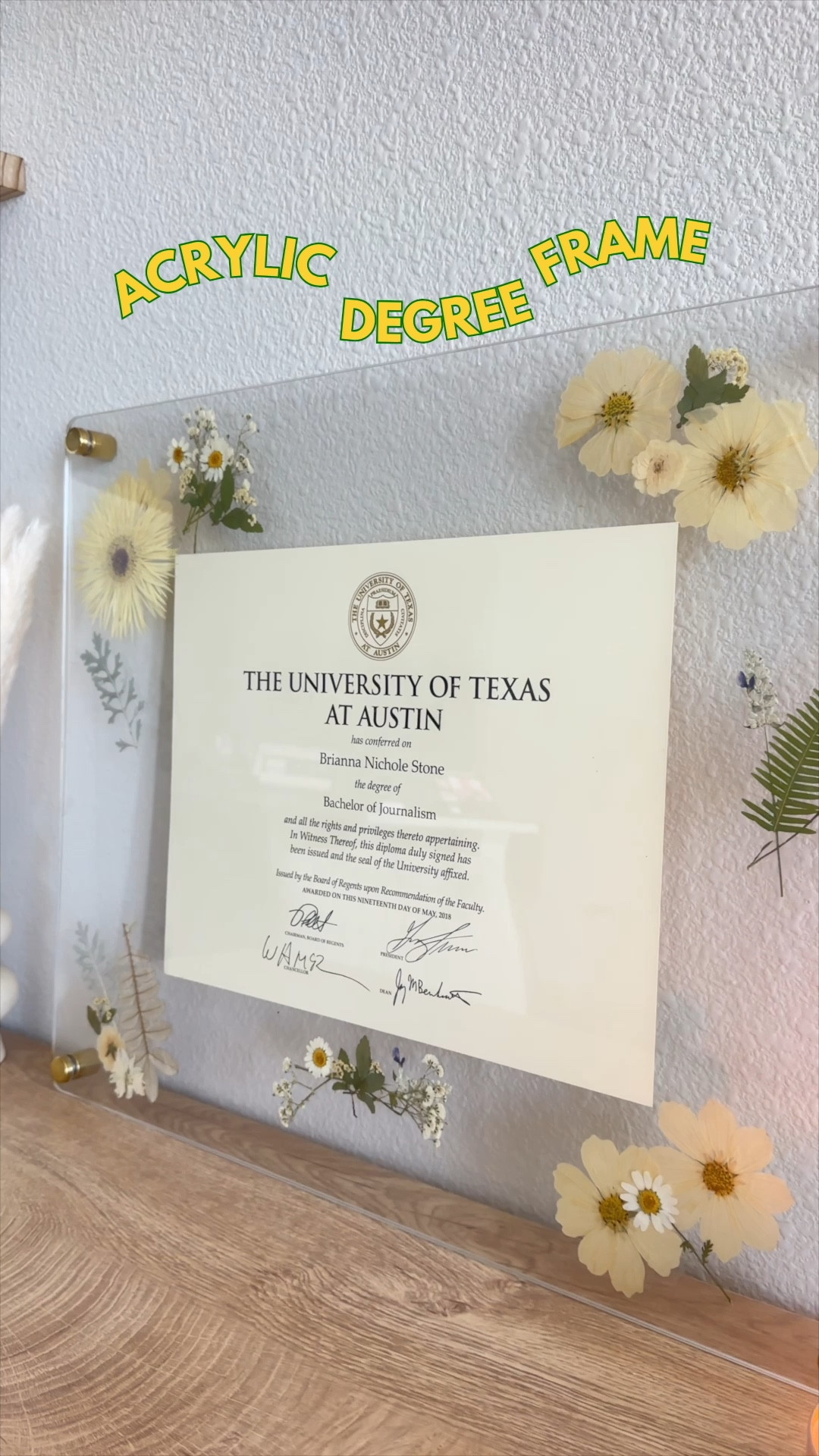 Acrylic degree frame + dried flowers 💐 