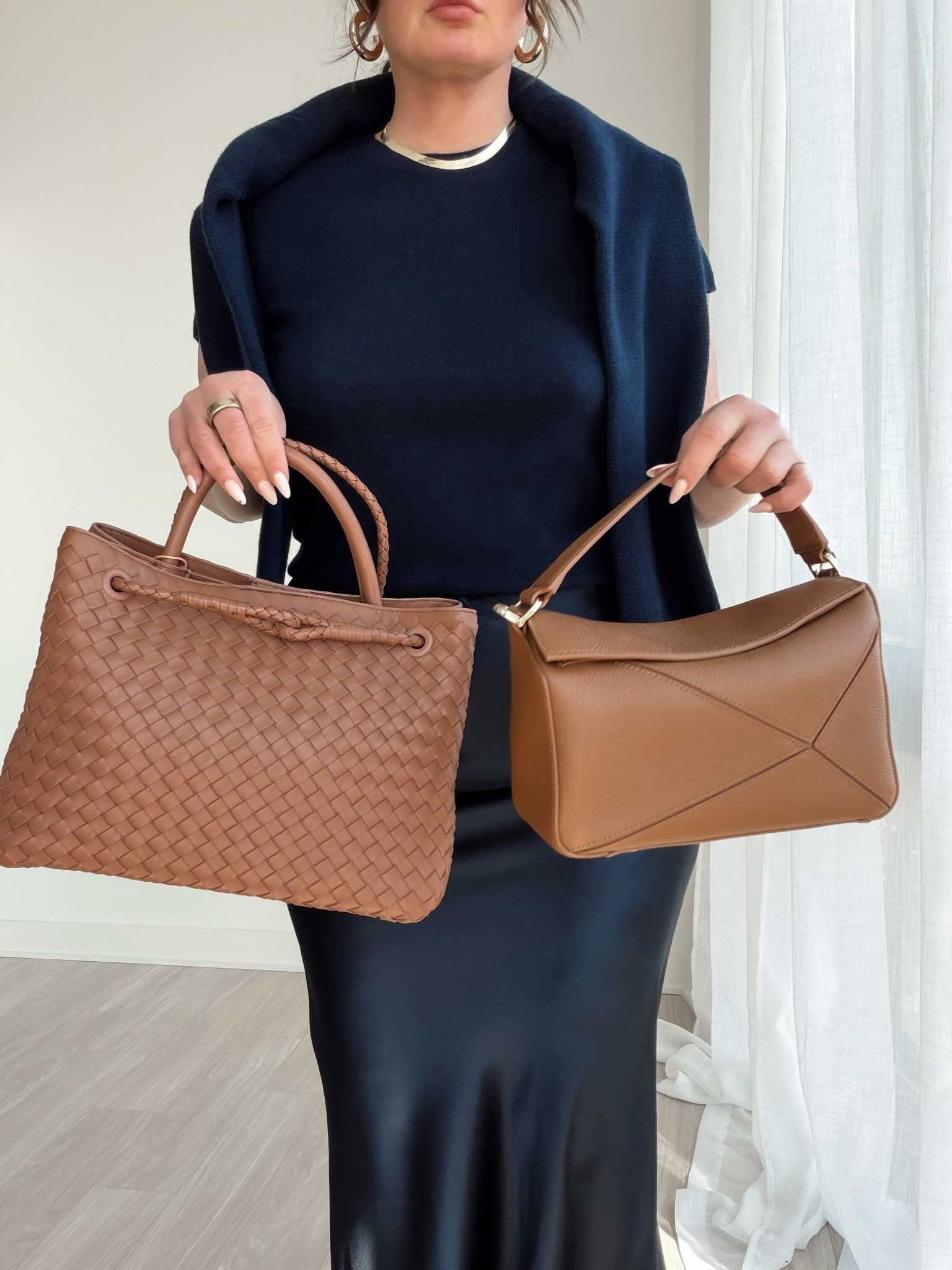 @onequince has amazing chic staples for your wardrobe.

In this navy cashmere and satin outfit I’m wearing my true size in all pieces.

#quincepartner 