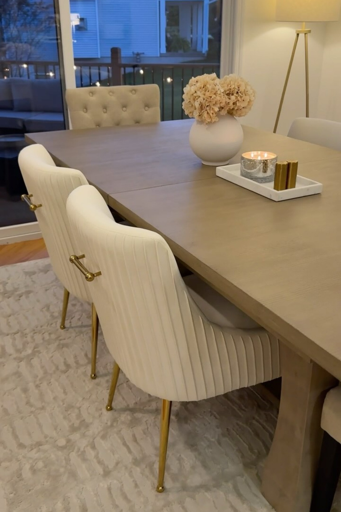 Out with the old… in with the new!!!

#diningroom #diningtable #interiordesign #homedecor #decorinspo #decorinspiration #interiordecor #stylingtips

#LTKHome