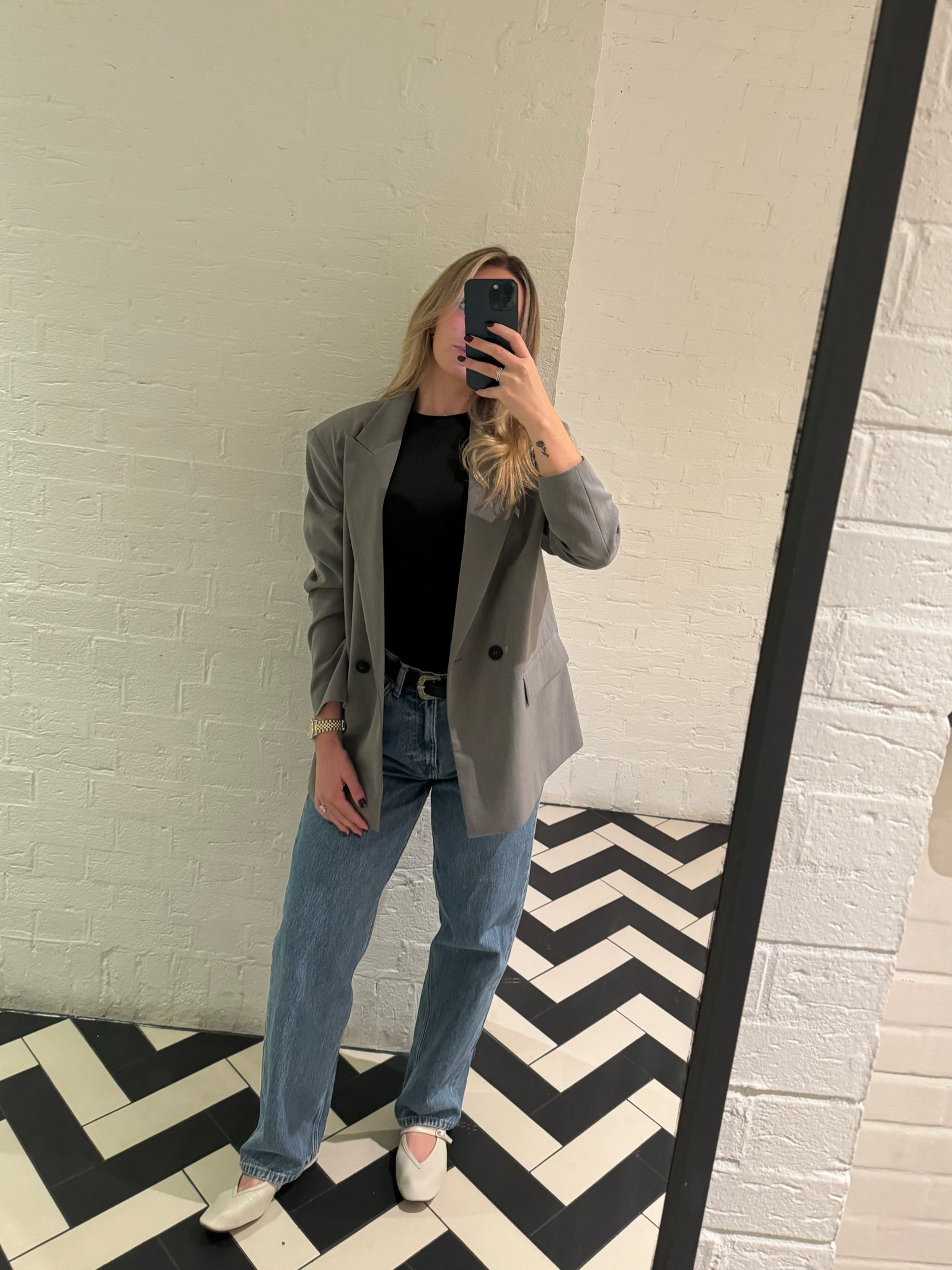 Autumn Outfits / Casual Outfit / Office Outfit / Work / London 

Weekday Straight Leg Jeans, Dark Denim, Zara Oversized Blazer, Skims T Shirt, Western Black Belt, Grey Blazer, Topshop Ballet Flat, Mary Jane’s  

#LTKuk #LTKeurope #LTKautumn
