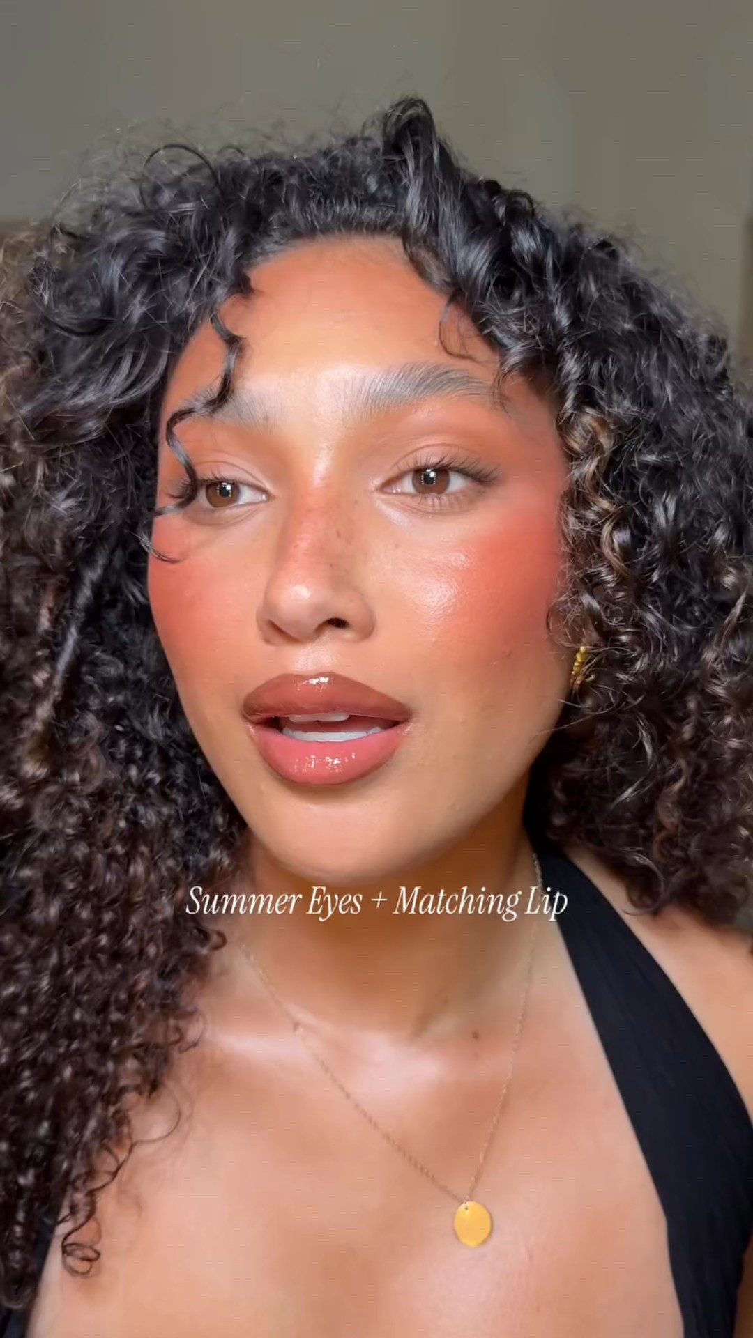 Something bout a summer bronzey eye and the rhode lip in guava spritz screams summer 🫶🏽

Products 
@yslbeauty mini eyeshadow palette 710
@maccosmetics lip liner in cork 
@hourglasscosmetics volume three ambient palette 
@lancomeofficial idole mascara 
@reformebeauty power lip in bitter chocolate 
@rhode peptide lip in guava spritz