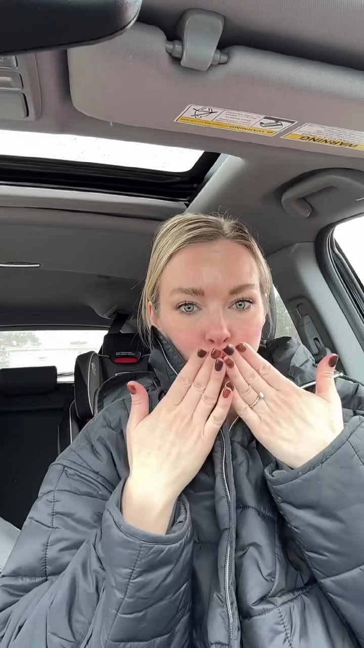 💋 this new lip oil comes in 5 shades!💧#neutrogena #ad @amazon @neutrogena