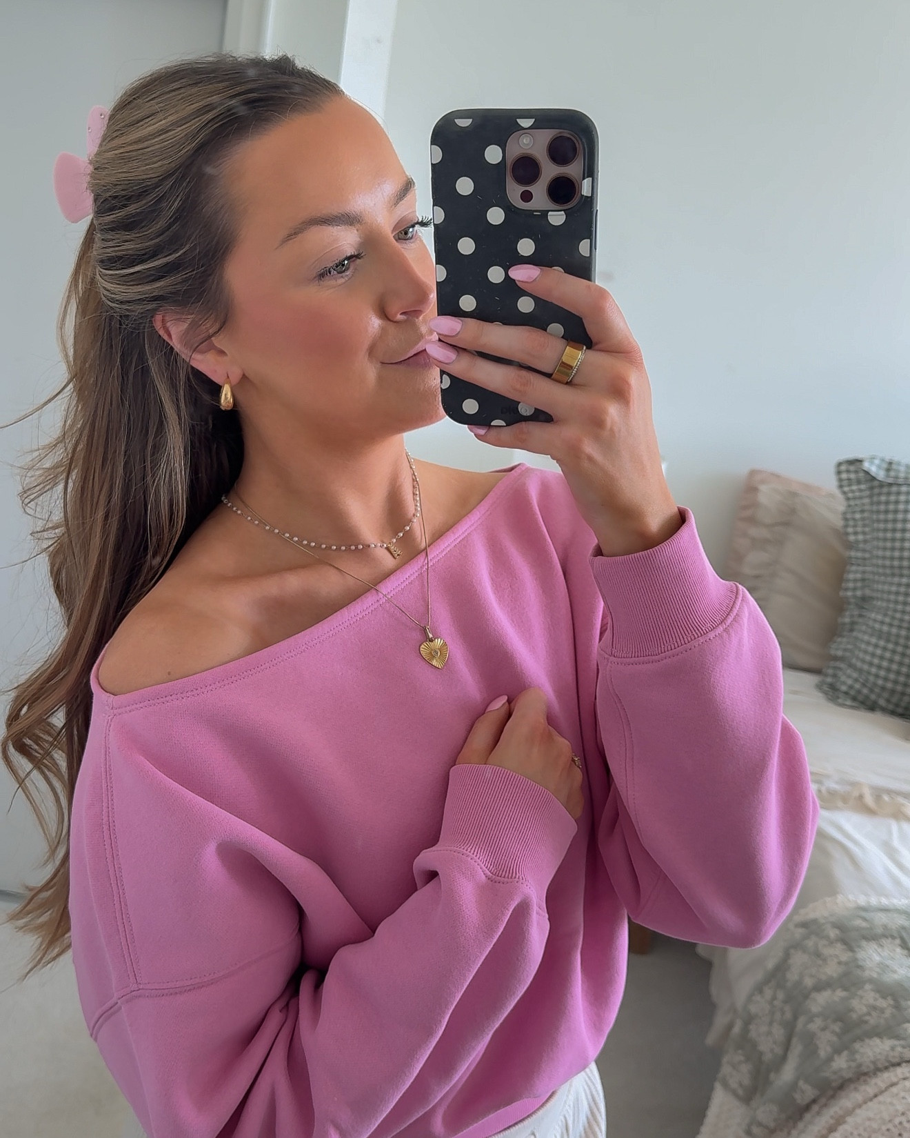 The cutest pink off the shoulder top! 🌷
Wearing size S


#LTKSaleAlert #LTKdayinmylife #LTKootd