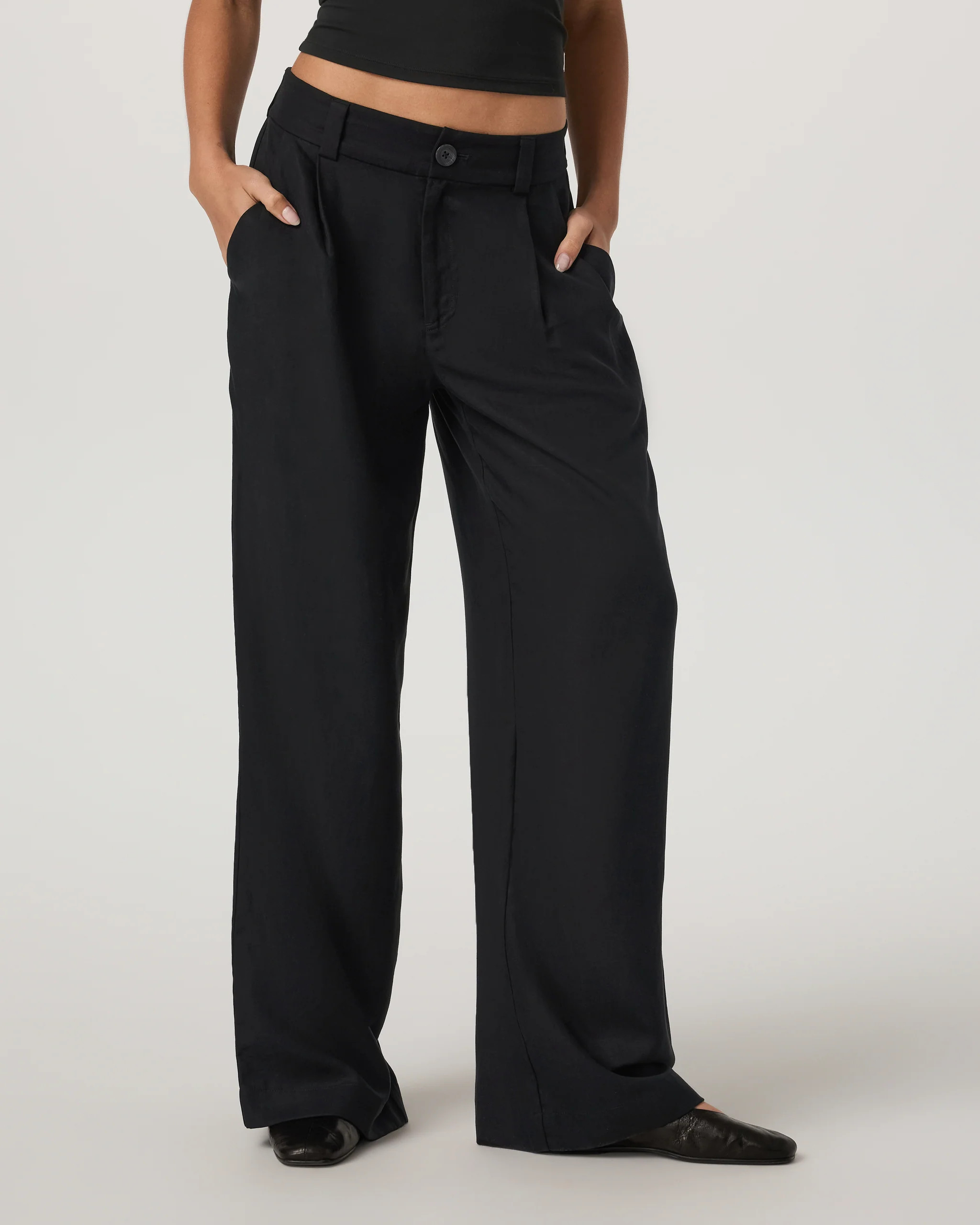 Trestles Twill Wideleg | Women's Black Trouser Pants | Vuori | Vuori Clothing (US & Canada)